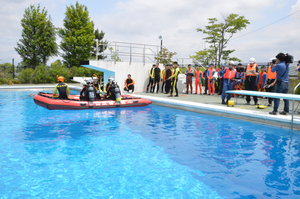 須賀川消防本部水難救助隊との合同訓練
